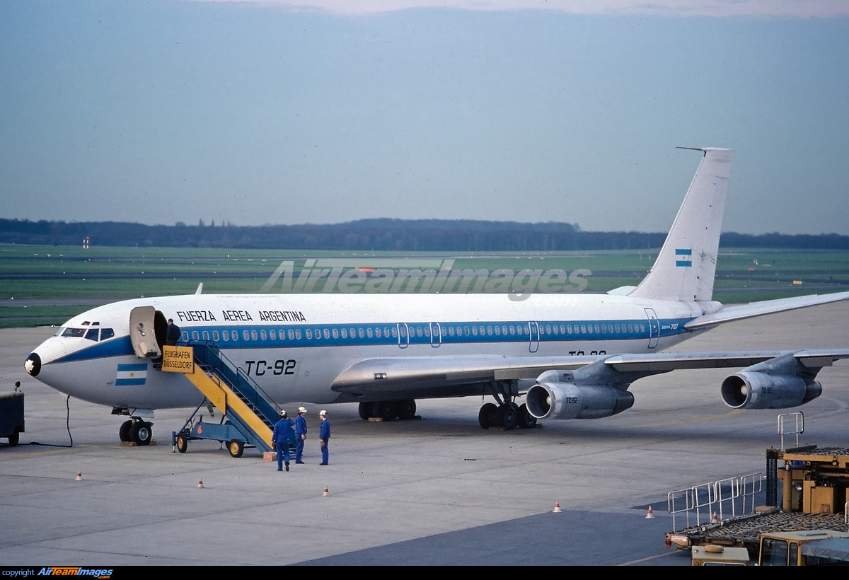 航空機・ヘリコプター Boeing 707-300 FORCA AEREA BRASILEIRA Boeing KC-137 (707-300C) Brazil - Brazilian Air Force 2401