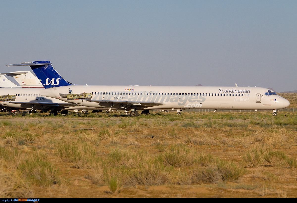 McDonnell Douglas MD-82 SAS - Scandinavian Airlines N427NV