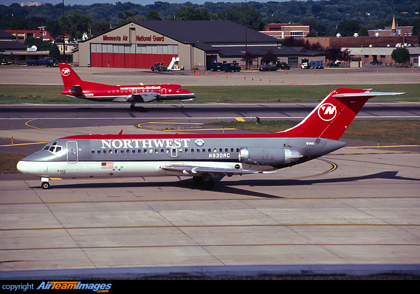 McDonnell Douglas DC-9-14 Northwest Airlines N930RC