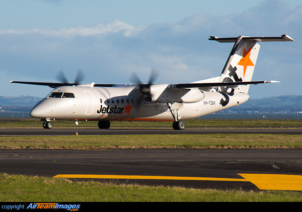 Bombardier Dash 8-315Q Jetstar Airways VH-TQM Large