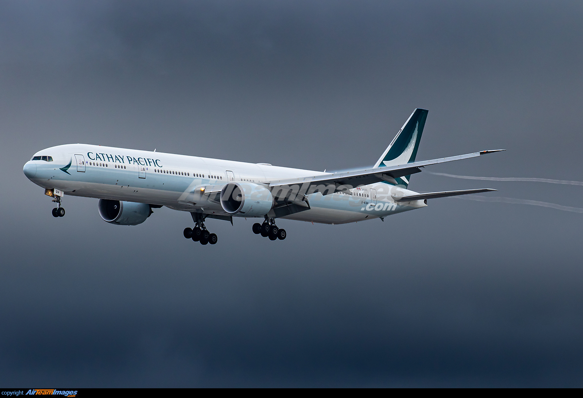 Boeing 777-367/ER Cathay Pacific Airways B-KQH