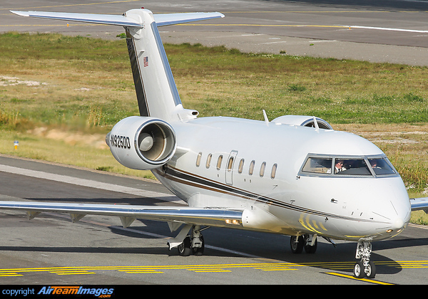 N558bd Bombardier Challenger 604 Private N925DD - AirTeamImages.com