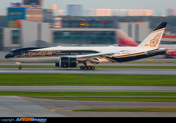 ロミナ N846AX | Boeing 777-2U8(ER) | Omni Air International (OAI