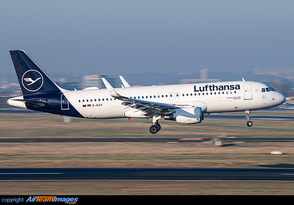 Lufthansa ルフトハンザ航空 Airbus A320-214 モデル 441195_800.jpg