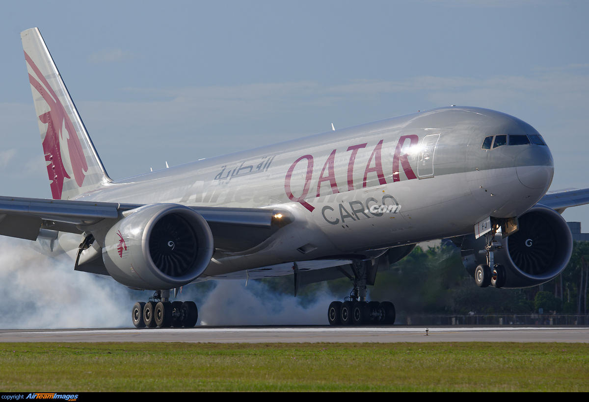 航空機・ヘリコプター Qatar Cargo Boeing 777-200 Freighter File:Boeing 777-FDZ, Qatar Airways Cargo JP7368002.jpg