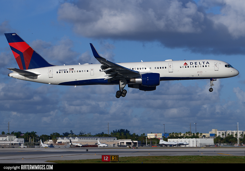 Boeing 757-26D Delta Air Lines N823DX - AirTeamImages.com