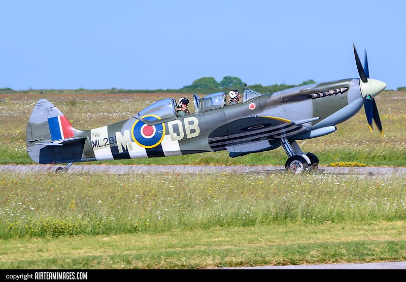 Supermarine Spitfire LF.IX UK - Royal Air Force G-CLXB