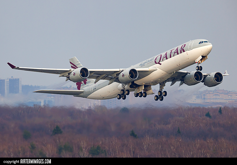 カタール航空 A340-600 1/500 1/500 カタール航空 旧塗装 AIRBUS A340-600 ヘルパ - メルカリ