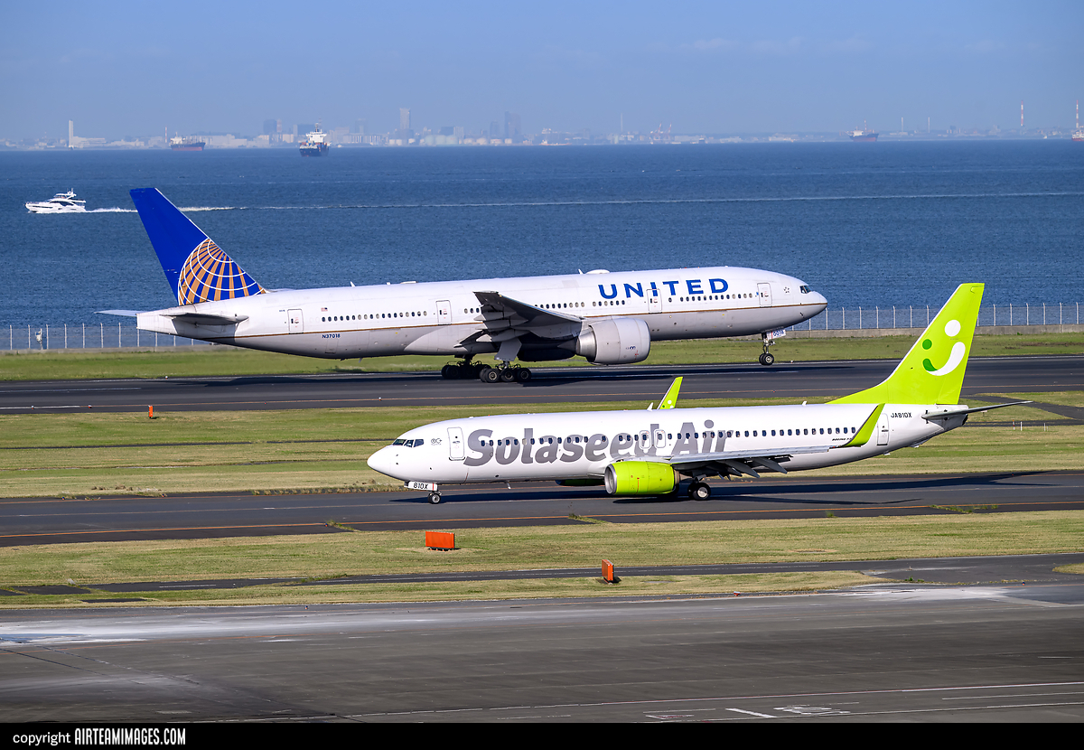 Boeing 737-86N Solaseed Air JA810X - AirTeamImages.com