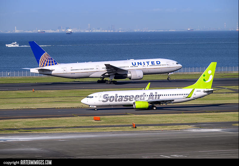 Boeing 737-86N Solaseed Air JA810X - AirTeamImages.com