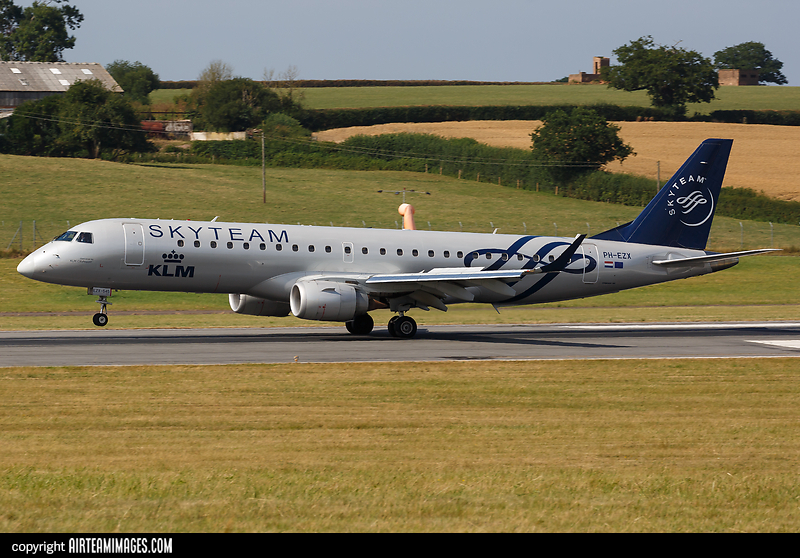 Embraer ERJ-190LR KLM Cityhopper PH-EZX - AirTeamImages.com