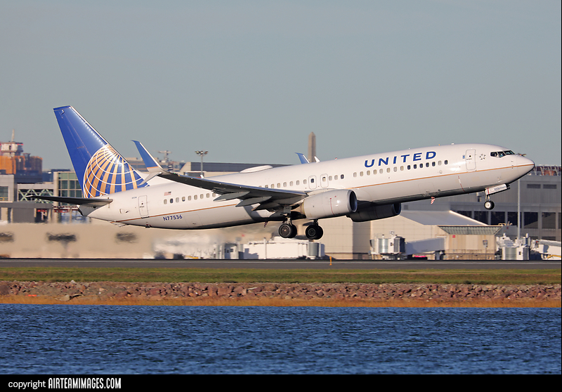 Boeing 737-824 United Airlines N77536 - AirTeamImages.com