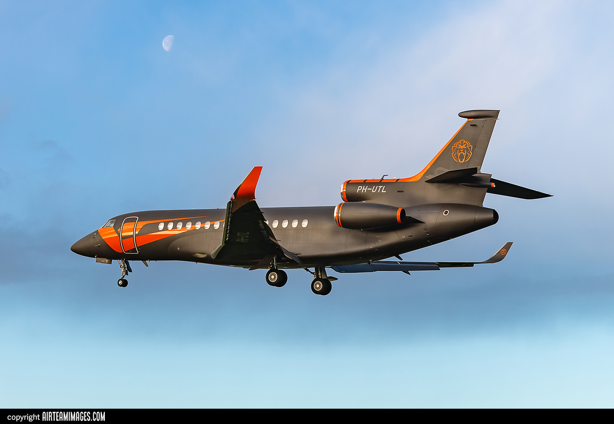 Dassault Falcon 8X Private PH-UTL - AirTeamImages.com