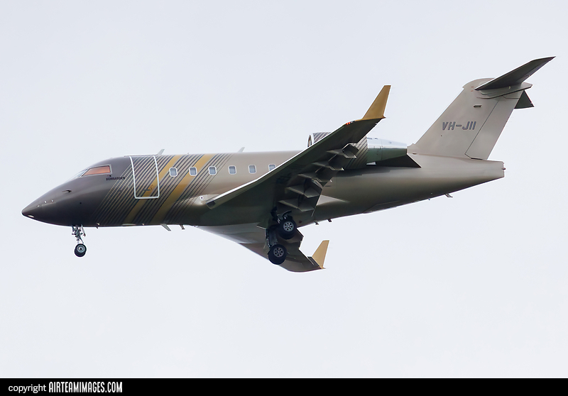Bombardier CL-600-2B16 Challenger 604 Private VH-JII